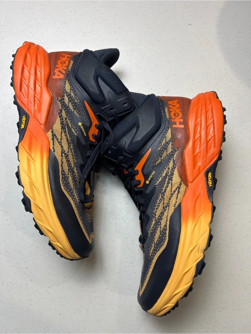 HOKA Speedgoat 5 Mid GTX Hiking Boots - Men display picture 1